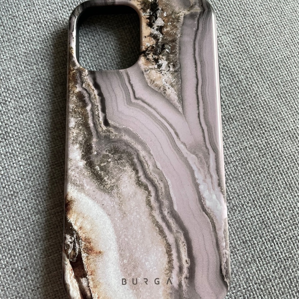 Burgs iPhone 12 Pro case